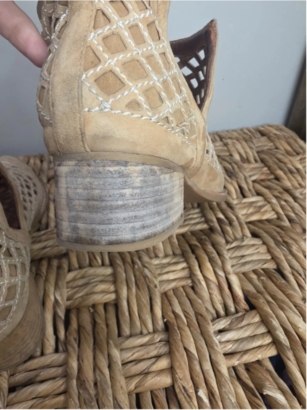 Jeffrey Campbell Taggart Booties Open Cut Outs Sand Leather Sz 9 - Mark On Heel